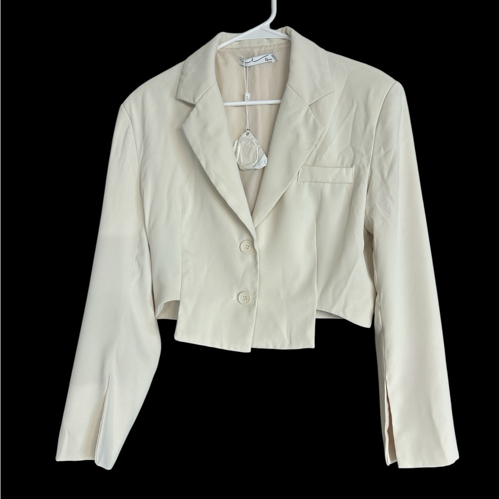 By Egreis Elegant Cream colored cropped Women's Blazer